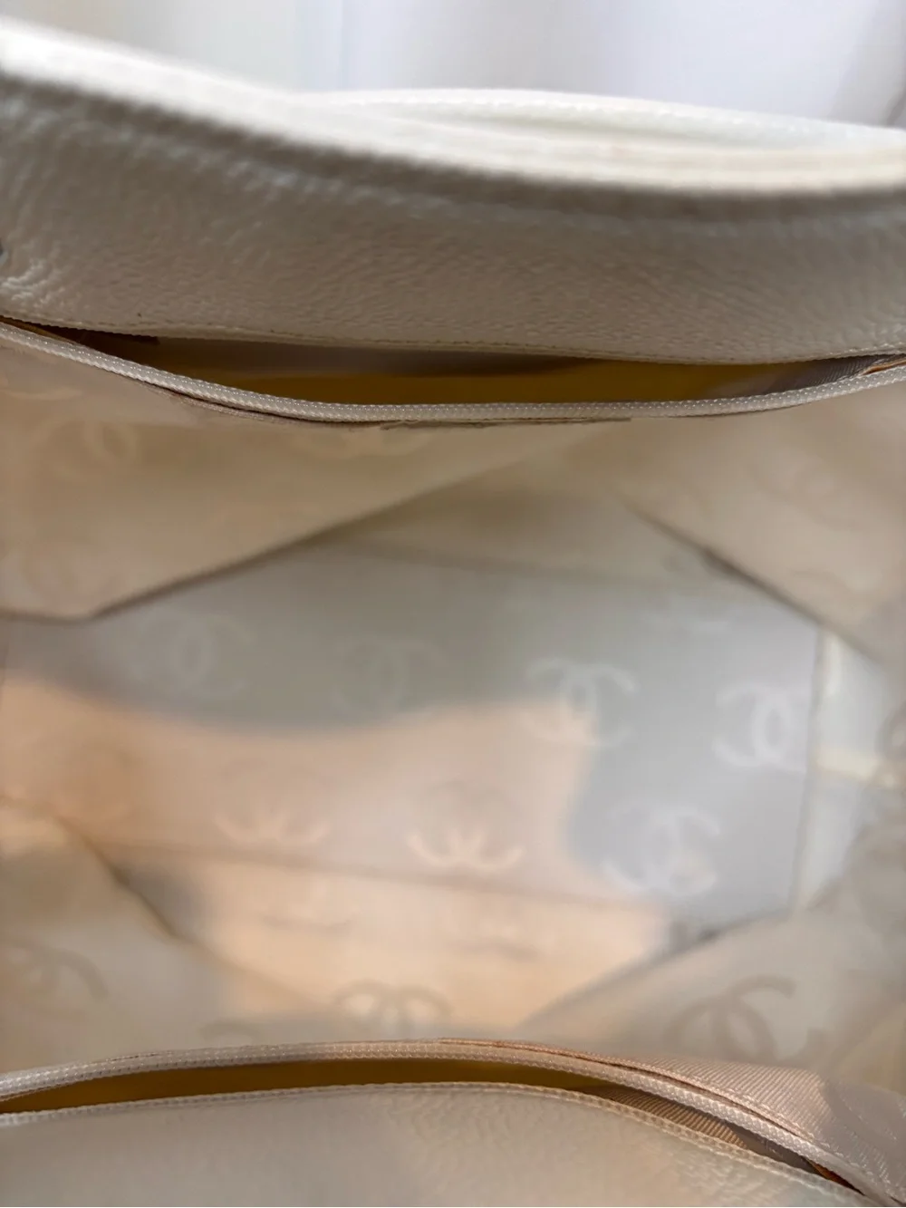 CHANEL Vintage White Caviar Leather CC Drawstring Tote Shoulder Bag 9.5”